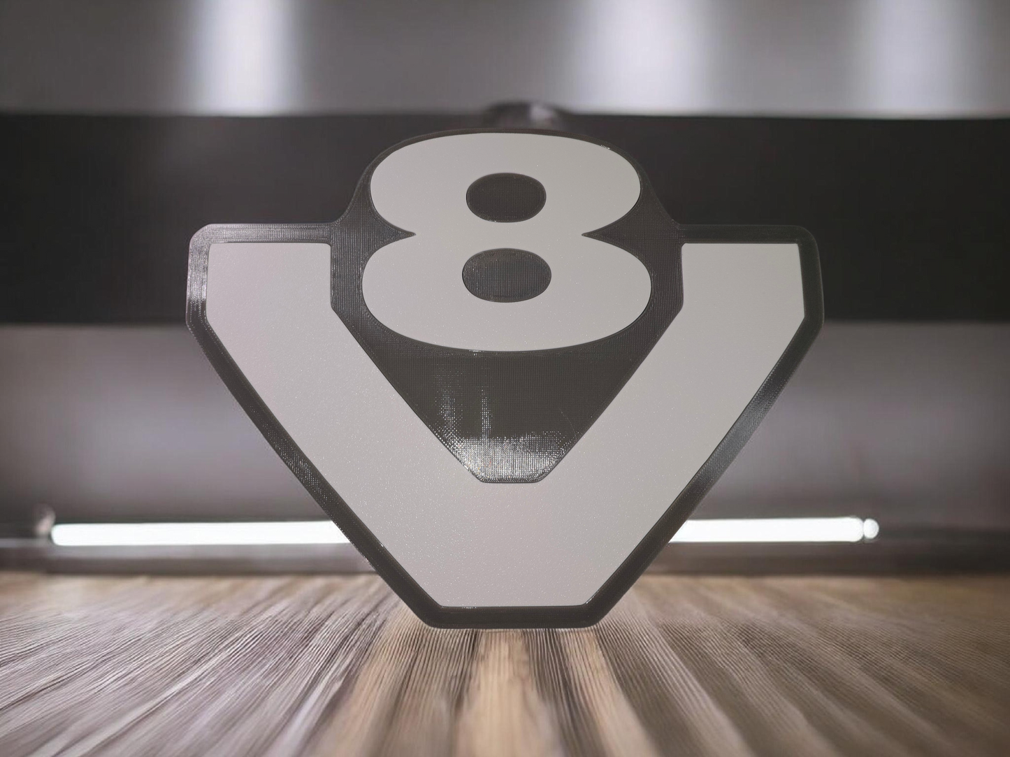 Logo V8 gris & blanc – Déco personnalisée pour camion, simulateur et garage