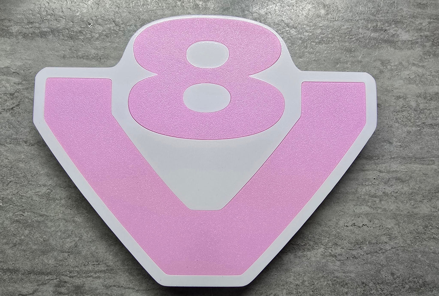 Logo V8 Rose Premium – Personnalisation Camion & Simulateur